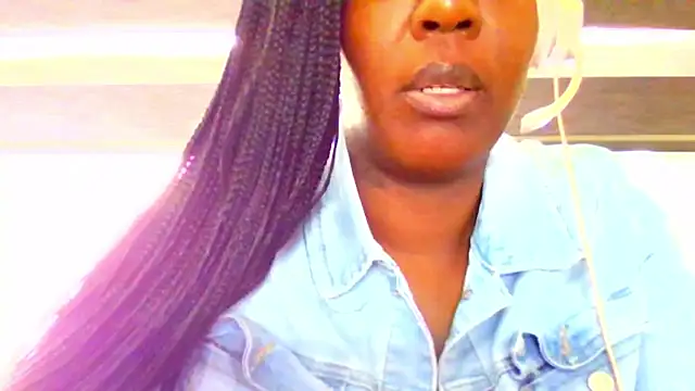 chocolatechipkukky85 online show from 04-13-26, 08:02