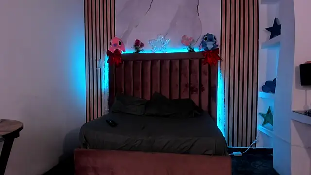 RubiSharqui  online show from 12-20-25, 12:30