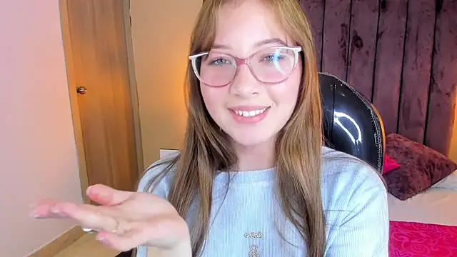 Dahlia Rousse online show from 10-23-25, 06:45