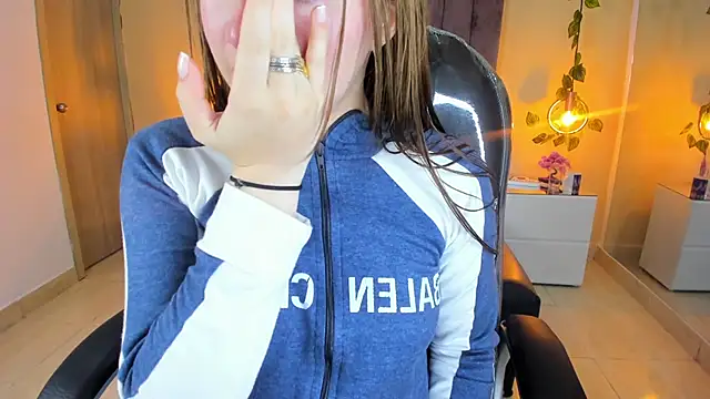 Dahlia Rousse online show from 12-21-25, 06:09