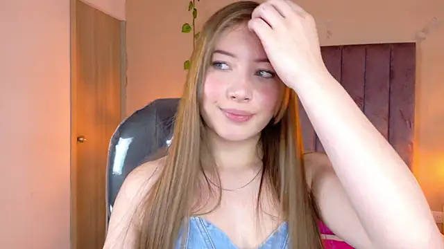 Dahlia Rousse online show from 06-04-26, 06:29