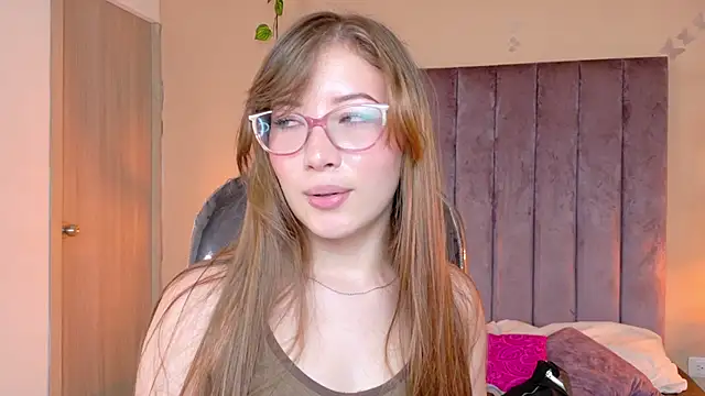 Dahlia Rousse online show from 05-23-26, 04:44