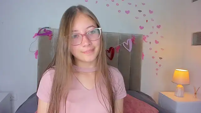 Dahlia Rousse online show from 03-15-25, 07:59