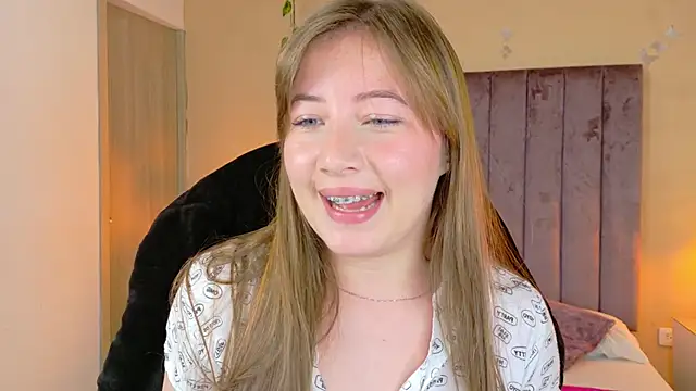 Snapshot of Dahlia_Rousse chatting on 03-01-26, 02:44 Dahlia Rousse online show from 03-01-26, 02:44