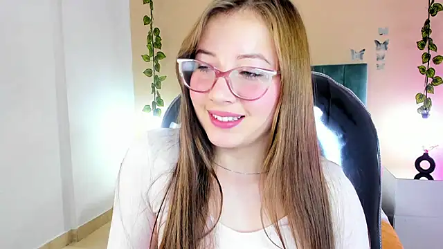 Dahlia Rousse online show from 11-30-25, 08:48