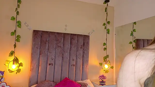 Snapshot of Dahlia_Rousse chatting on 02-12-26, 05:40 Dahlia Rousse online show from 02-12-26, 05:40