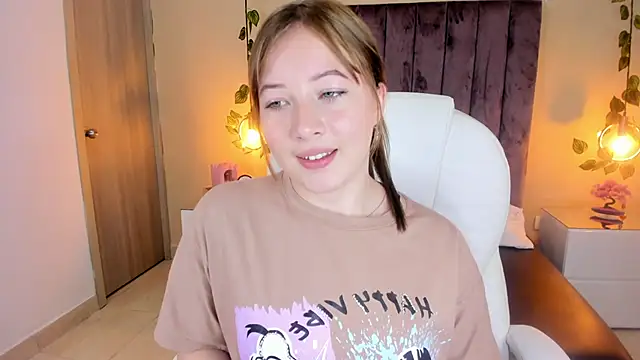 Dahlia Rousse online show from 09-28-25, 03:52