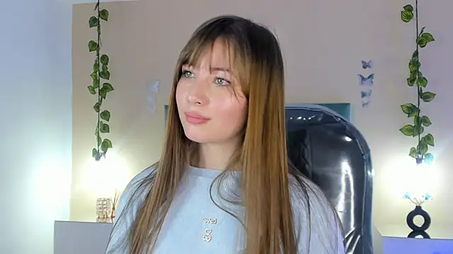 Dahlia Rousse online show from 04-02-26, 11:00