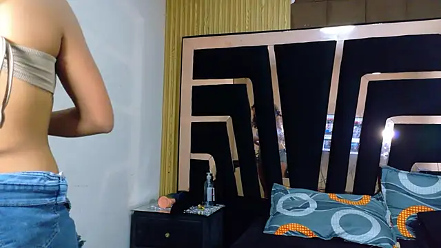 SolEvanss online show from 12-16-25, 02:32