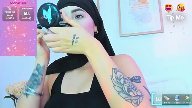 taylorsmiiith  online show from 02-04-26, 02:34