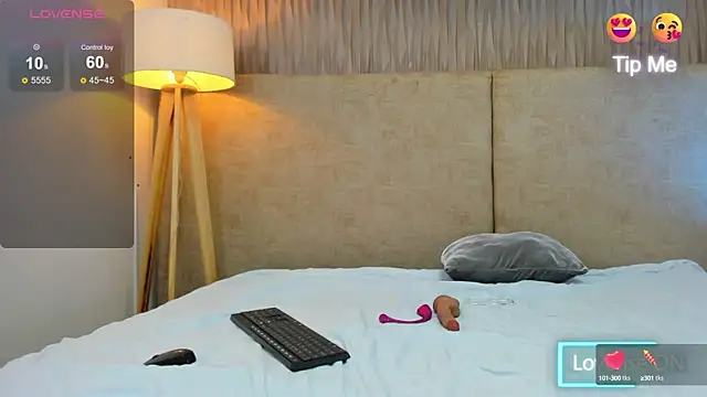 taylorsmiiith  online show from 02-26-25, 07:10