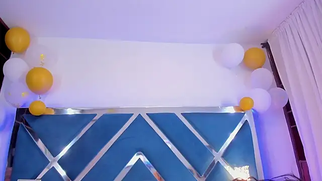 LucineArias online show from 12-05-25, 01:32