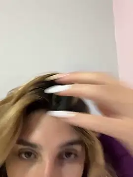 Queensara  online show from 02-25-25, 01:20