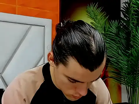 Snapshot of maxi_styles chatting on 02-17-26, 12:35 maxi styles online show from 02-17-26, 12:35