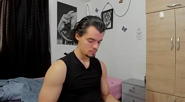 Snapshot of maxi_styles chatting on 02-14-25, 07:54 maxi styles online show from 02-14-25, 07:54