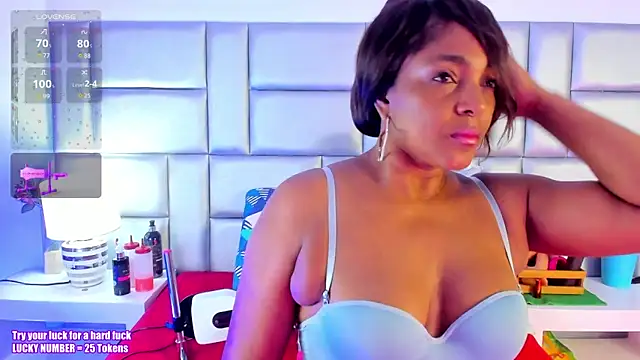 LovelyNickii online show from 10-10-25, 12:50