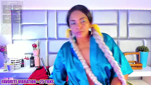 LovelyNickii online show from 03-18-26, 12:51