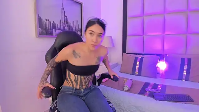 Snapshot of MeganPresleyy chatting on 07-16-26, 12:29 MeganPresleyy online show from 07-16-26, 12:29