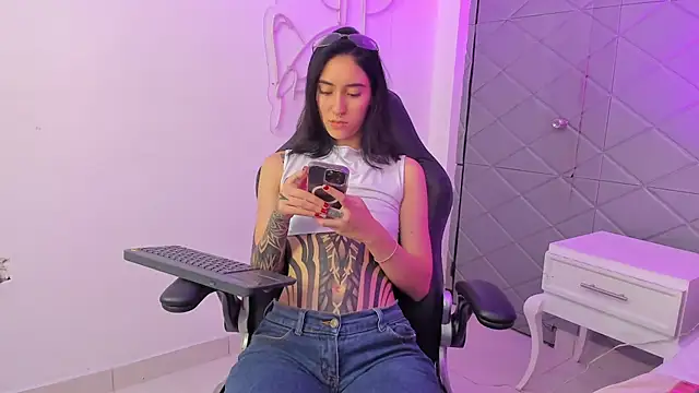 MeganPresleyy online show from 05-18-26, 06:07