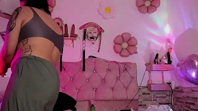 amyswallow7 online show from 11-02-25, 12:48