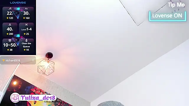 Luxury Woman online show from 03-07-25, 10:21