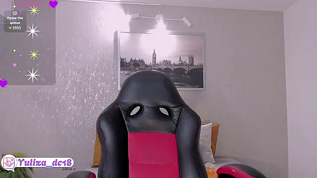 Luxury Woman online show from 10-28-25, 03:40