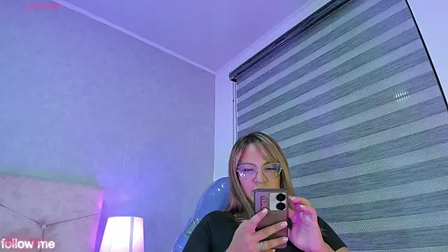 Elise-Leyton online show from 10-24-25, 08:30