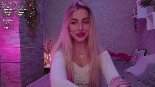 Snapshot of Mika_Rayy chatting on 09-28-25, 05:31 Mika Rayy online show from 09-28-25, 05:31