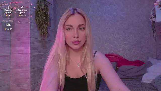 Snapshot of Mika_Rayy chatting on 10-02-25, 04:21 Mika Rayy online show from 10-02-25, 04:21