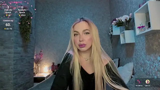 Snapshot of Mika_Rayy chatting on 10-21-25, 08:19 Mika Rayy online show from 10-21-25, 08:19