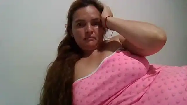 squirtlatinx online show from 12-19-25, 01:31