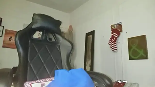 Snapshot of BaByArM81 chatting on 10-29-25, 10:09 BaByArM81 online show from 10-29-25, 10:09