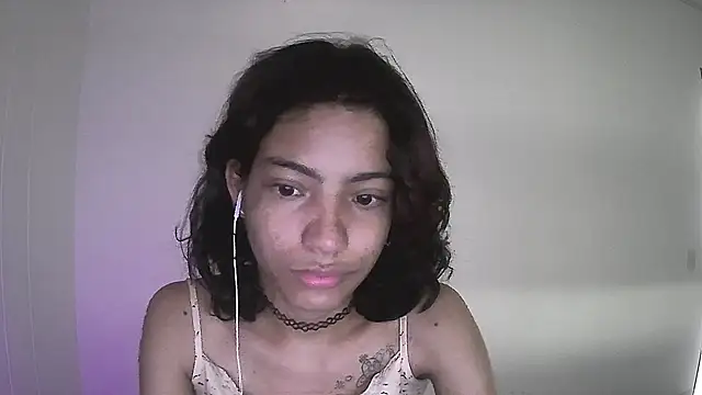 Snapshot of Lovelyamyy chatting on 02-21-25, 12:27 Lovelyamyy online show from 02-21-25, 12:27