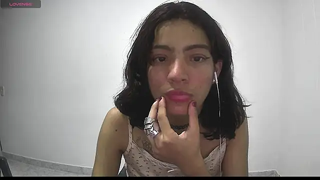 Snapshot of Lovelyamyy chatting on 02-20-25, 11:54 Lovelyamyy online show from 02-20-25, 11:54