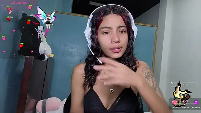 Snapshot of Lovelyamyy chatting on 10-02-25, 03:54 Lovelyamyy online show from 10-02-25, 03:54