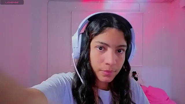 Lovelyamyy online show from 01-06-26, 04:27