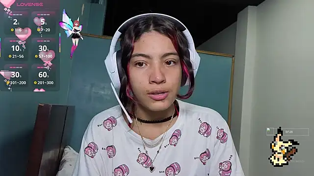 Snapshot of Lovelyamyy chatting on 10-23-25, 10:19 Lovelyamyy online show from 10-23-25, 10:19