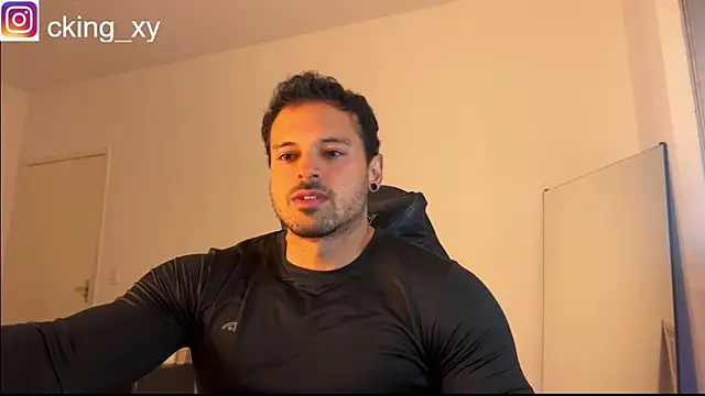 Snapshot of Lucasfit24 chatting on 06-27-26, 01:22 Lucasfit24 online show from 06-27-26, 01:22