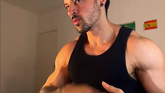 Snapshot of Lucasfit24 chatting on 07-16-26, 04:26 Lucasfit24 online show from 07-16-26, 04:26