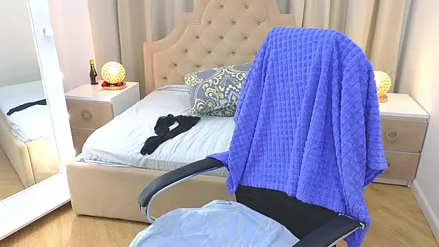 M I A M I A online show from 01-18-26, 12:30