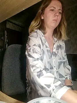 Melenka online show from 02-27-25, 01:41