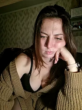 Snapshot of Melenka chatting on 02-12-26, 10:20 Melenka online show from 02-12-26, 10:20