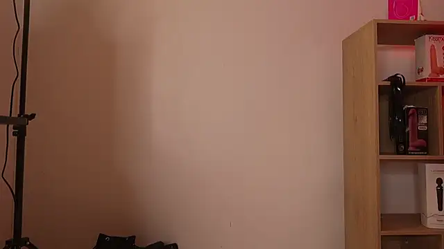 CleeoAdams  online show from 12-02-25, 05:42