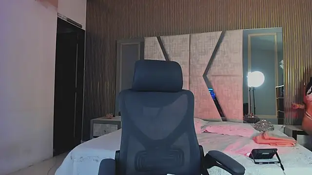 CleeoAdams  online show from 09-27-25, 04:40