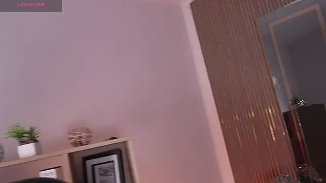 CleeoAdams  online show from 04-11-26, 05:26