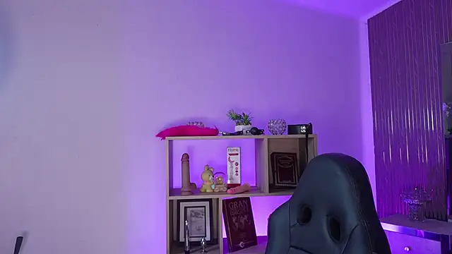 CleeoAdams  online show from 04-02-26, 05:03