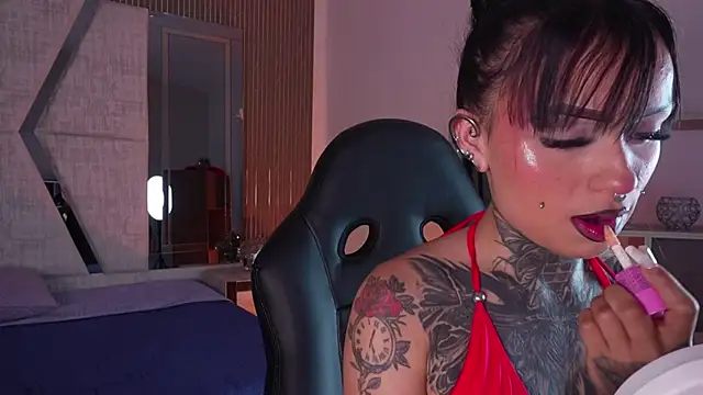 CleeoAdams  online show from 04-17-26, 05:21