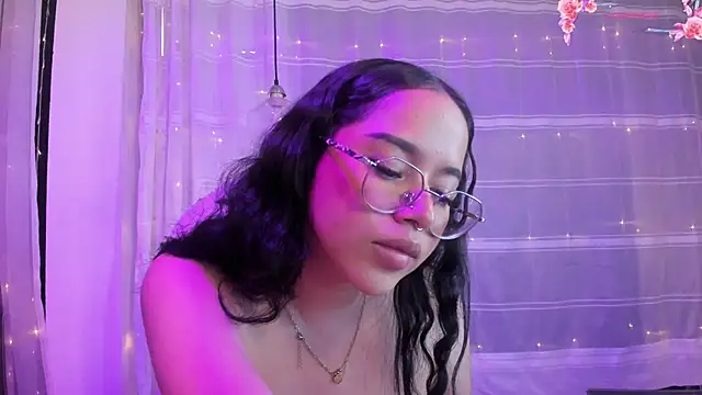 Renaxi Smith online show from 03-17-25, 10:51