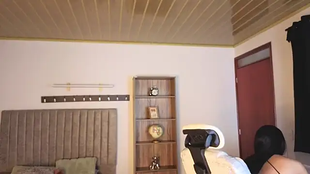 Renaxi Smith online show from 03-10-26, 07:51