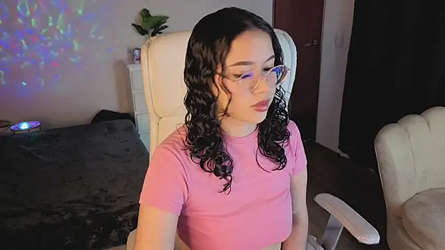 Renaxi Smith online show from 09-18-25, 07:50